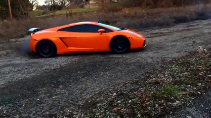 Луд шофьор зад волана на Lamborghini !