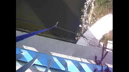 Ивачето скача с бънджи
