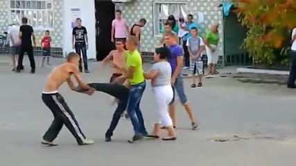Ето как си решават проблемите пияните келеши на село!