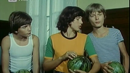Tři od moře Тримата от морето(1979).mkv