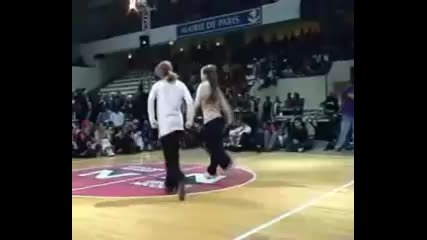 Street Dancers boys vs girls