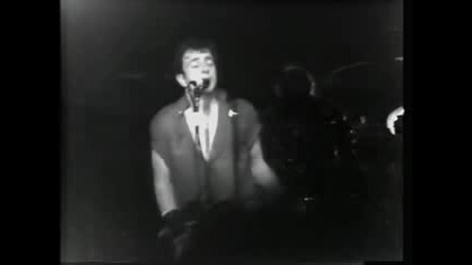 The Clash - Police And Thieves