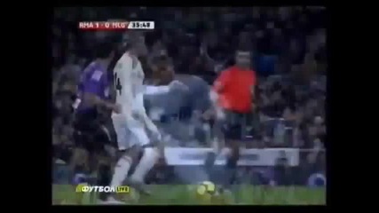 Кристиано роналдо донесе попедата на Реал мадрид над Малага с 2 - 0 