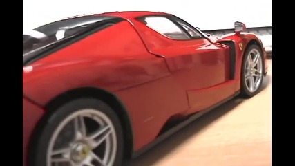 Сглобяване на 1/10-те макет модела коли Ferrari Enzo