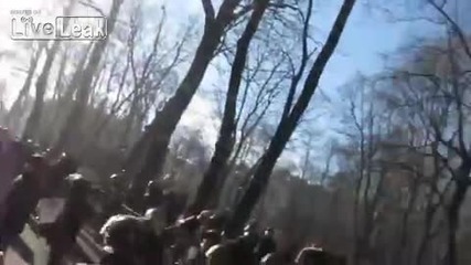 Протестиращи и полиция се бият с провокаторите на насилие в украйна