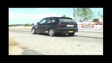 Lada Mv6 vs. Opel Astra Gsi Drag Race Eeslc