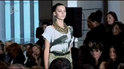 fashiontv Ftv.com - Rafw10 Lisa Ho runway 