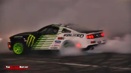Ford Mustang - Определо търка яко гуми! Monster Energy