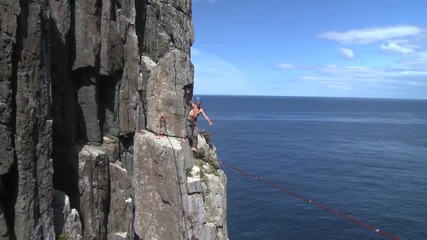 Highlining the Totempole Hd 