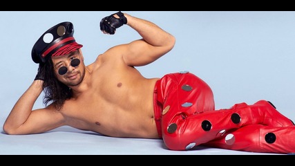 Behind the scenes of our HBK-inspired Valentine's Day photo shoot
