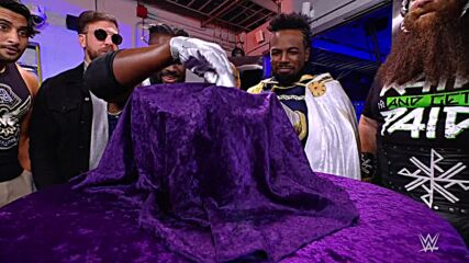 King Woods unveils his new crown: SmackDown, Dec. 10, 2021