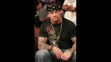 Mark Calaway ( The Undertaker ) outside the ring_(360p)