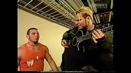 Jeff Hardy свири на китара 