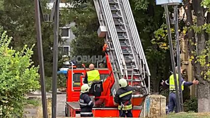 Пламъци обхванаха сградата на Медицинския университет в Плевен