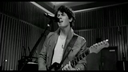 Nick Jonas & The Administration - Who I Am (official video) (hq) 
