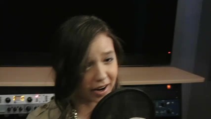 Maddi Jane пее Just the way you are 