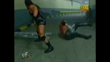 Wwe Raw Is War Test vs Rhyno