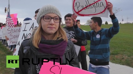 USA: Students denounce Trump's appearance at Iowa high school