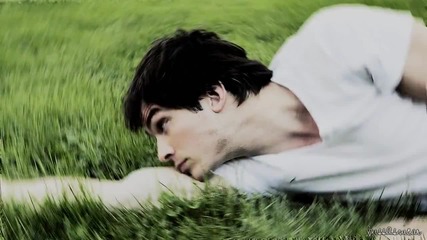 S E X Y ! Ian Somerhalder - Revolver