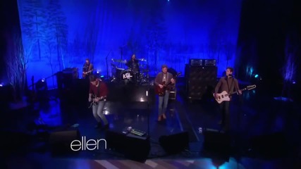 Kings of Leon Perform 'use Somebody'