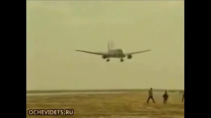 Топ - 10-те най-опасни приземявания на самолети при силен вятър!