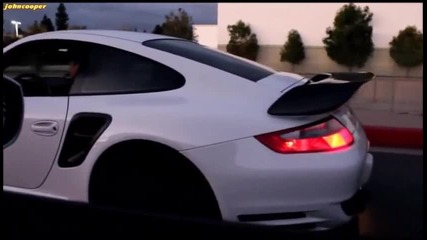 Porsche 997 Turbo vs Nissan Gtr 911