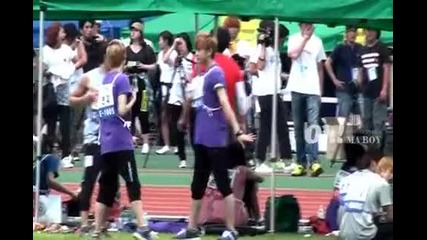 110827 teen top Chunji Changjo teaching Infinite s Hoya how to dance Nmpoy Idol sport day