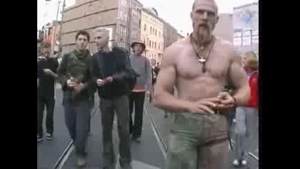 Techno Viking vs. Feindflug