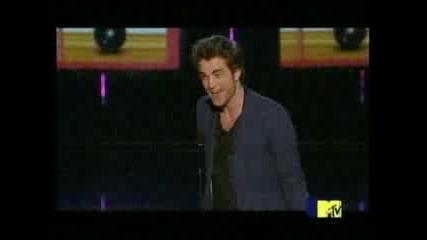 Robert Pattinson Accepts Breakthrough Male Performance at Mtv Movie Award 2009