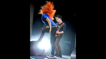 Paramore - Hello Cold World