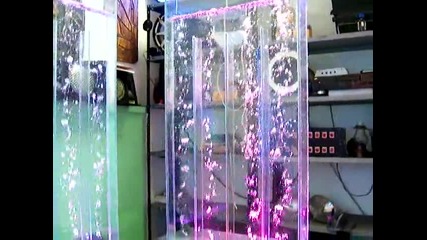 Бълбукащи стъклени водни стени