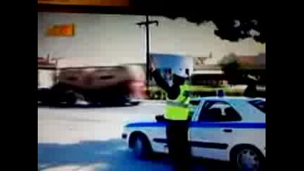 (smqh) Policai spira Motorist