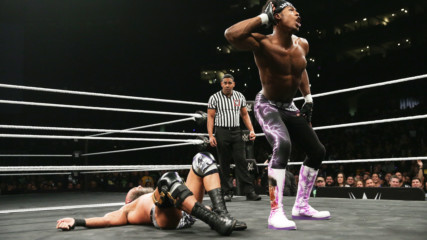 A tenacious Velveteen Dream brings the fight to the NXT Champion: NXT Takeover: WarGames II (WWE Network Exclusive)