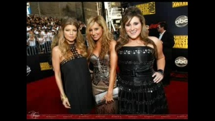 Снимчици На Fergie - World Music Awards 2007