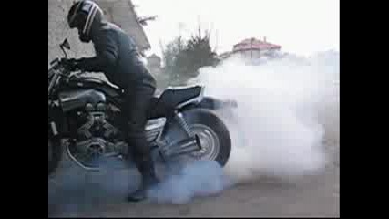 Смяна На Гума, Yamaha Vmax