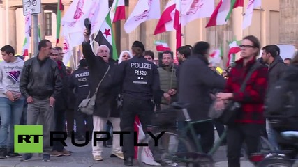 Germany: Pro-Assad protesters thank Putin for Russian air strikes against IS
