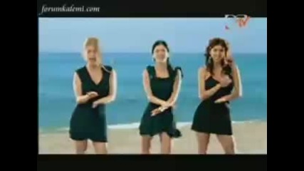 Las Ketchup - The Ketchup Song