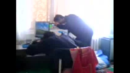 moviestar krade monitora na mitko shturiq :d