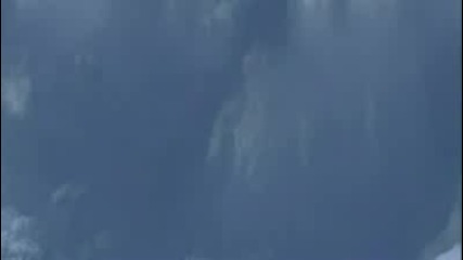Невероятни кадри от над вулканичен кратер
