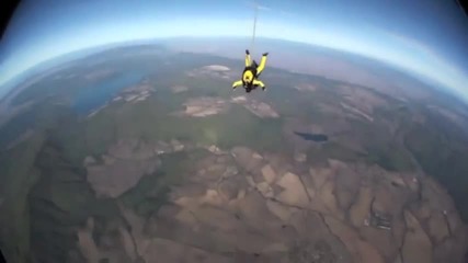 Мис България скача с парашут