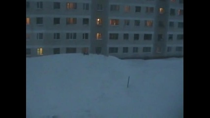 Луди руснаци скачат от 5 етажен блок 