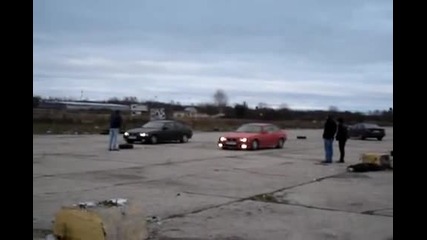 Bwm_320_red_vs_bmw_318_blue_leti novi pazar
