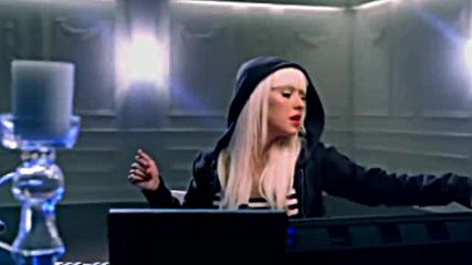 Christina Aguilera - Keeps Gettin Better, 2008