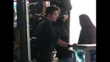 Robert Pattinson and Kristen Stewart Rehearsing “flittering Image” Scene