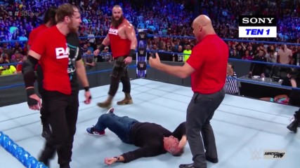 Kurt Angle and The Shield lead a Raw raid of SmackDown: SmackDown LIVE, 14 November, 2017