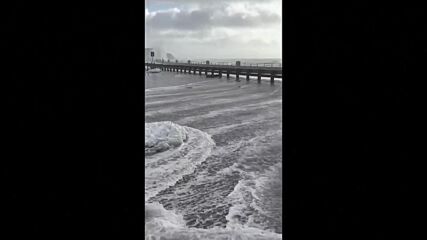 Няколкометрови вълни удариха щата Ню Хемпшир (ВИДЕО)