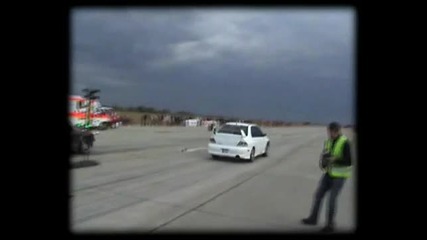 Mitsubishi Lancer Evo Viii Vs. Bmw E30 Drag Race [1_4 Mile]
