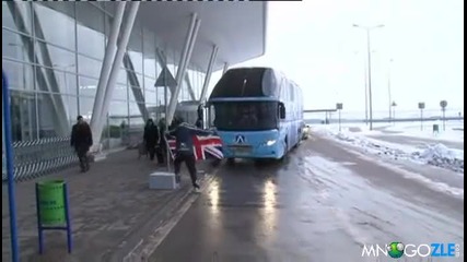 Вижте какво направи този на Летище София от любов към Левски ) 