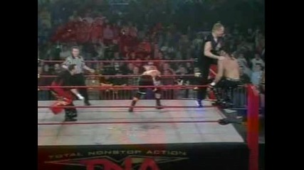 C M Punk & Julio Dinero vs. Sandman & Mikey Whipwreck (28.01.2004)