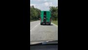 Шофьор на пътя с необезопасен товар